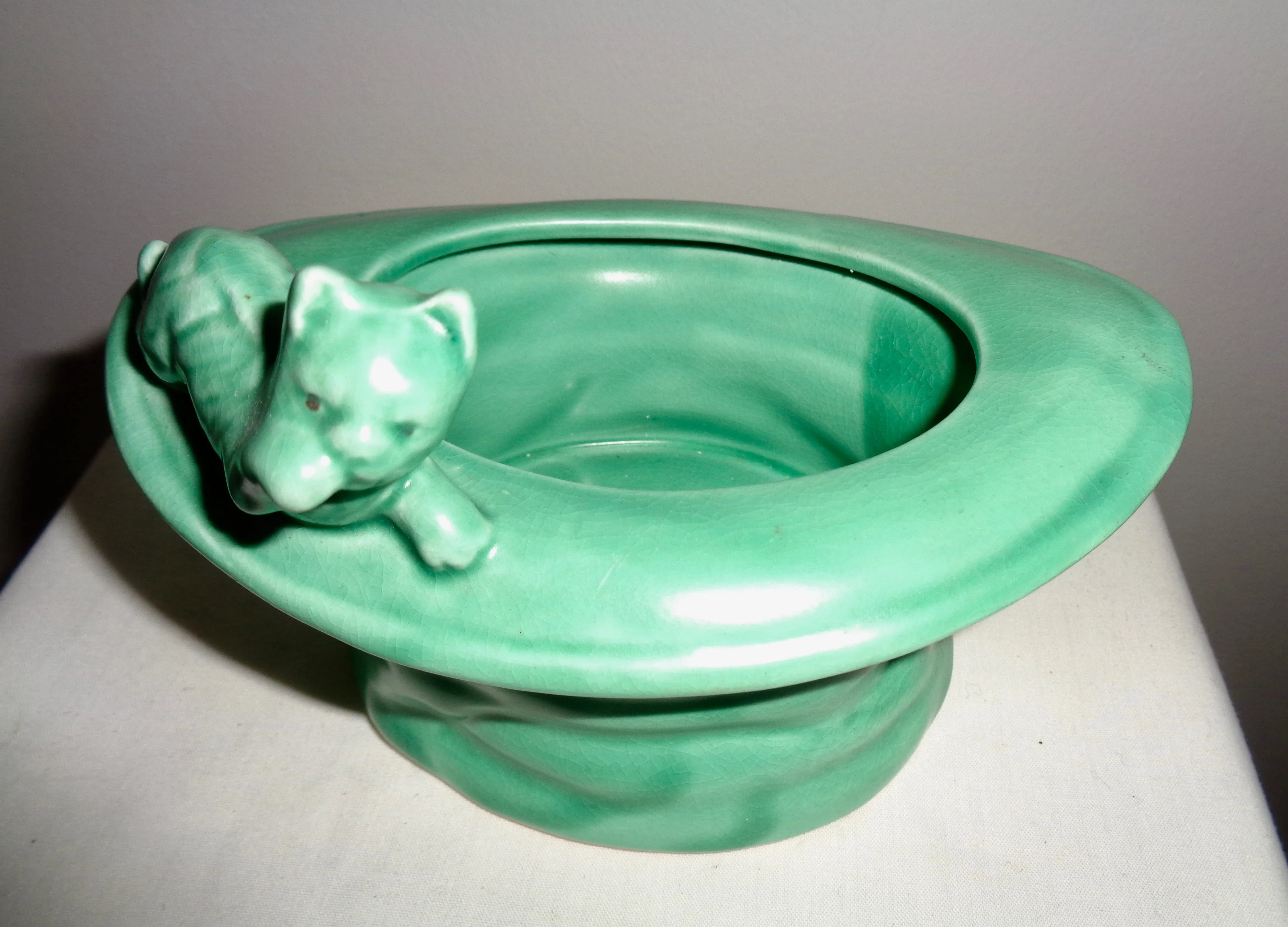 1930s SylvaC Model 165 'Cat On Top Hat' Posy Vase