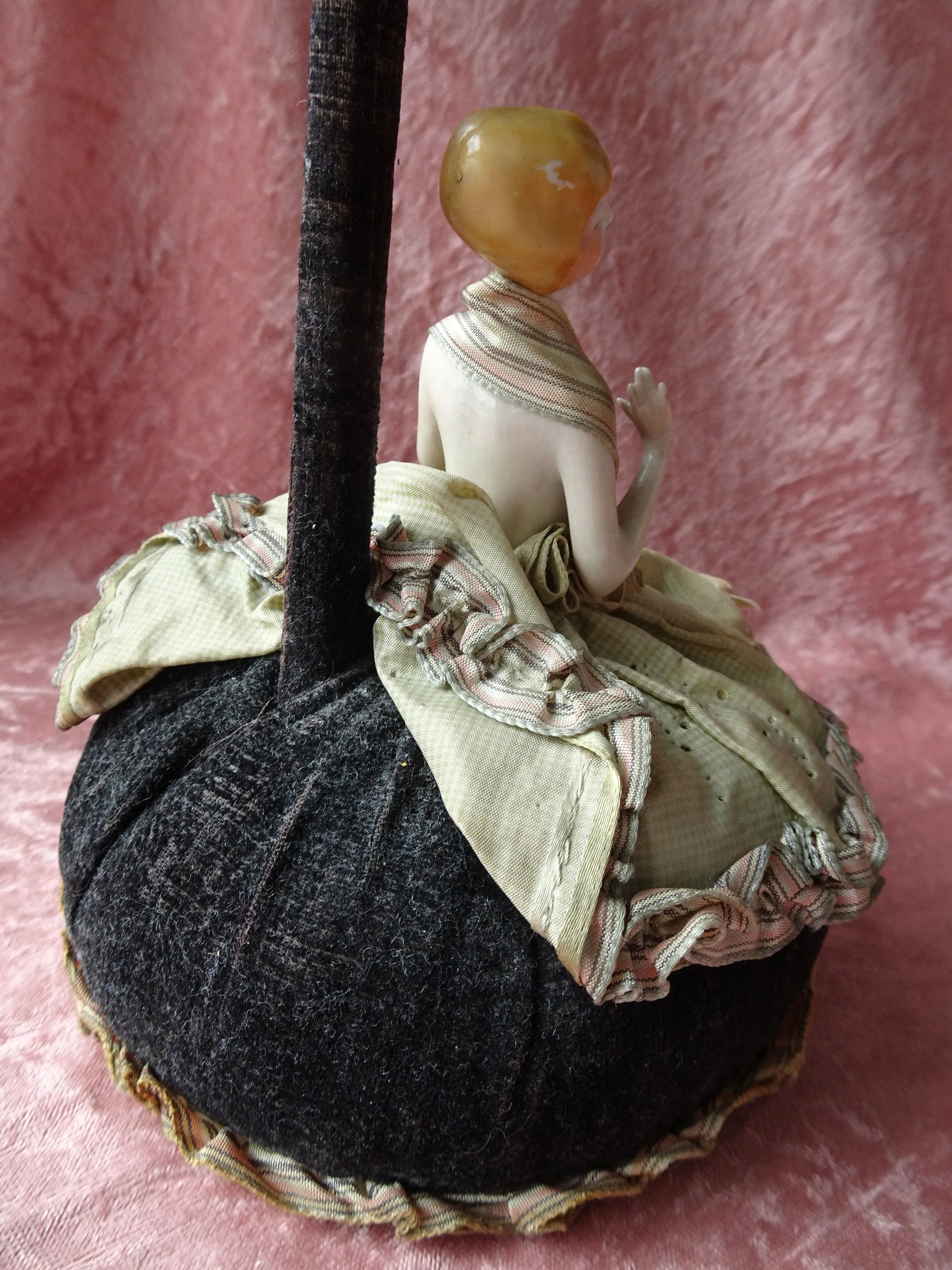 ART DECO Pincushion Doll Hat Stand,Hands Away and Legs Pin Cushion Doll, Original Dressed Doll,Hat Pins, Hat Stand,Vanity Decor,Display Prop