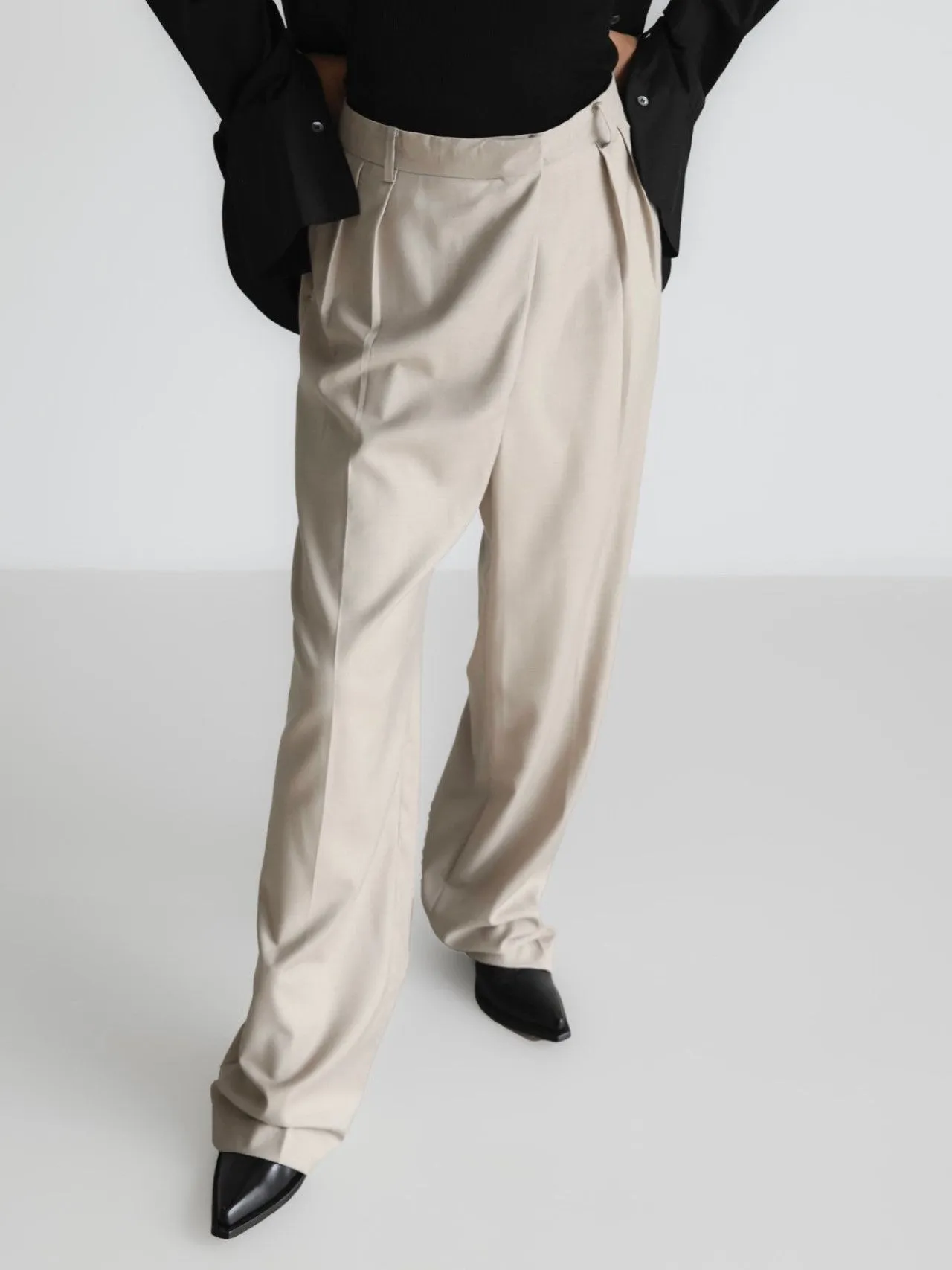 UNBALANCED FLY HIGH RISE WIDE TROUSERS